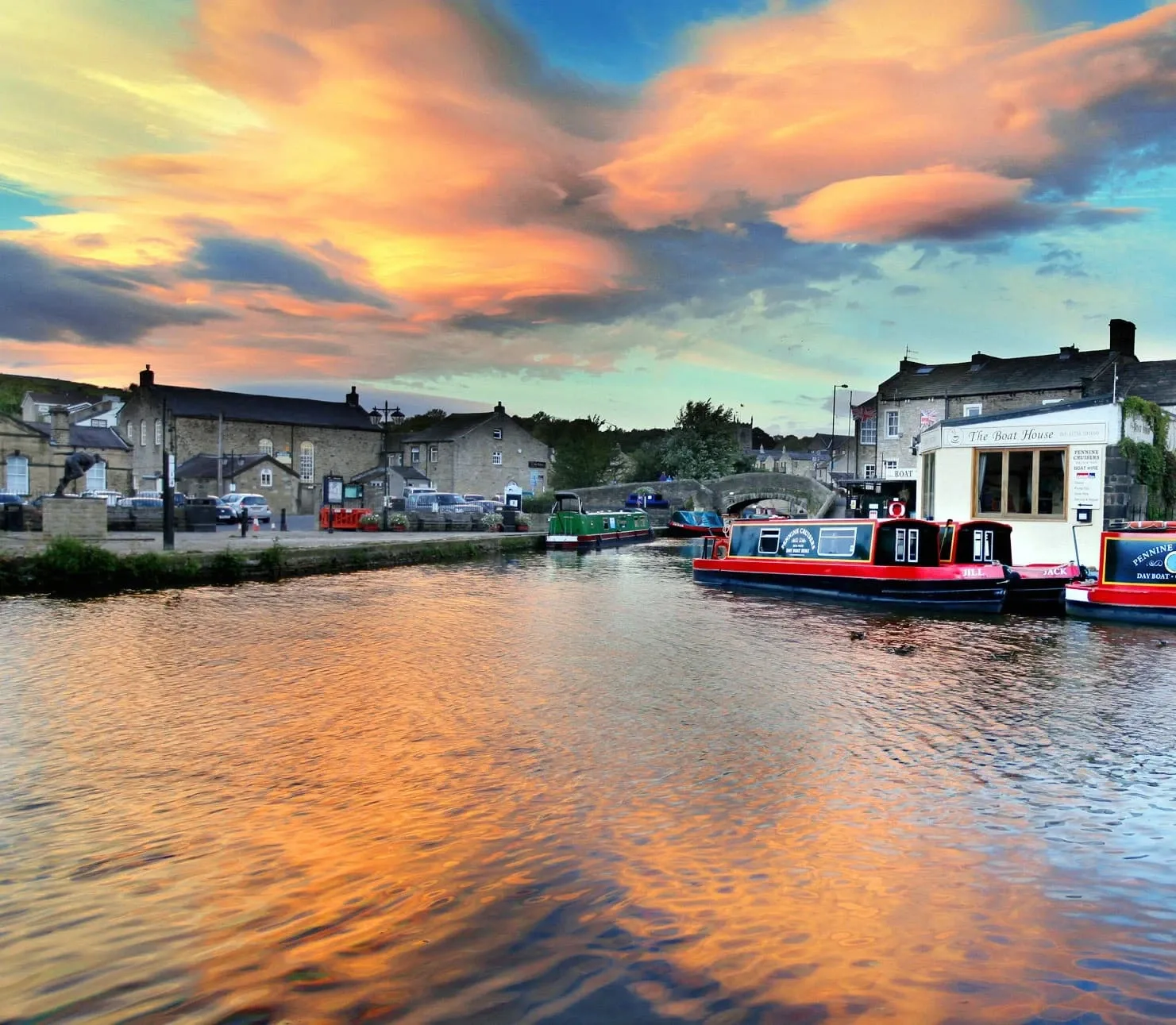 Narrowboats moored on the canal in Skipton